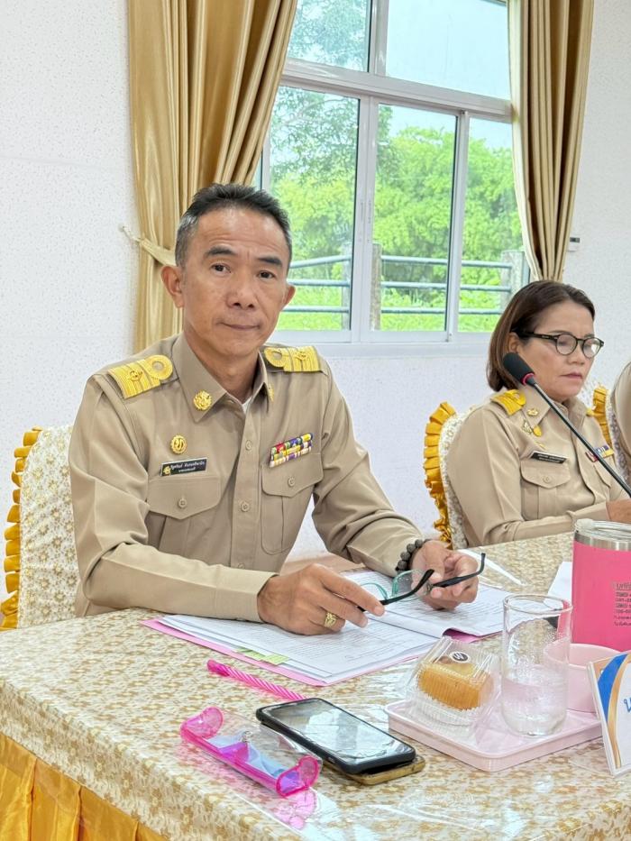 การประชุมสภาเทศบาลตำบลหนองแก สมัยสามั...